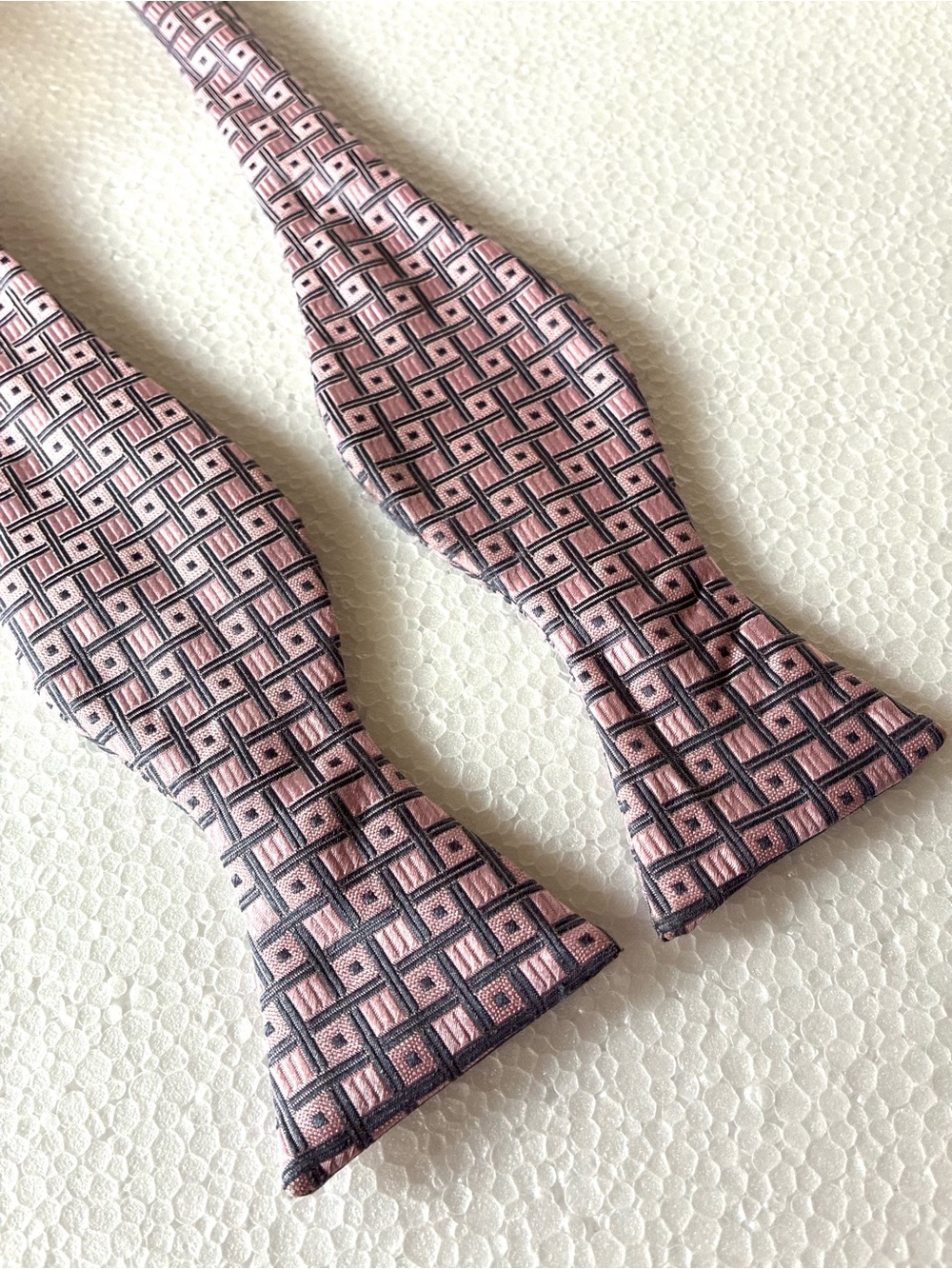 Campia Moda 100% Silk Pink Geometric Self-Tie Bow Tie - Classic